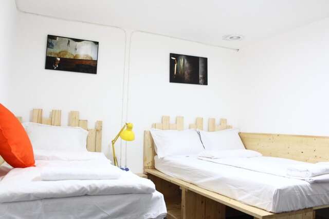 Хостелы 4 Gara de Nord Poshtel Бухарест-15